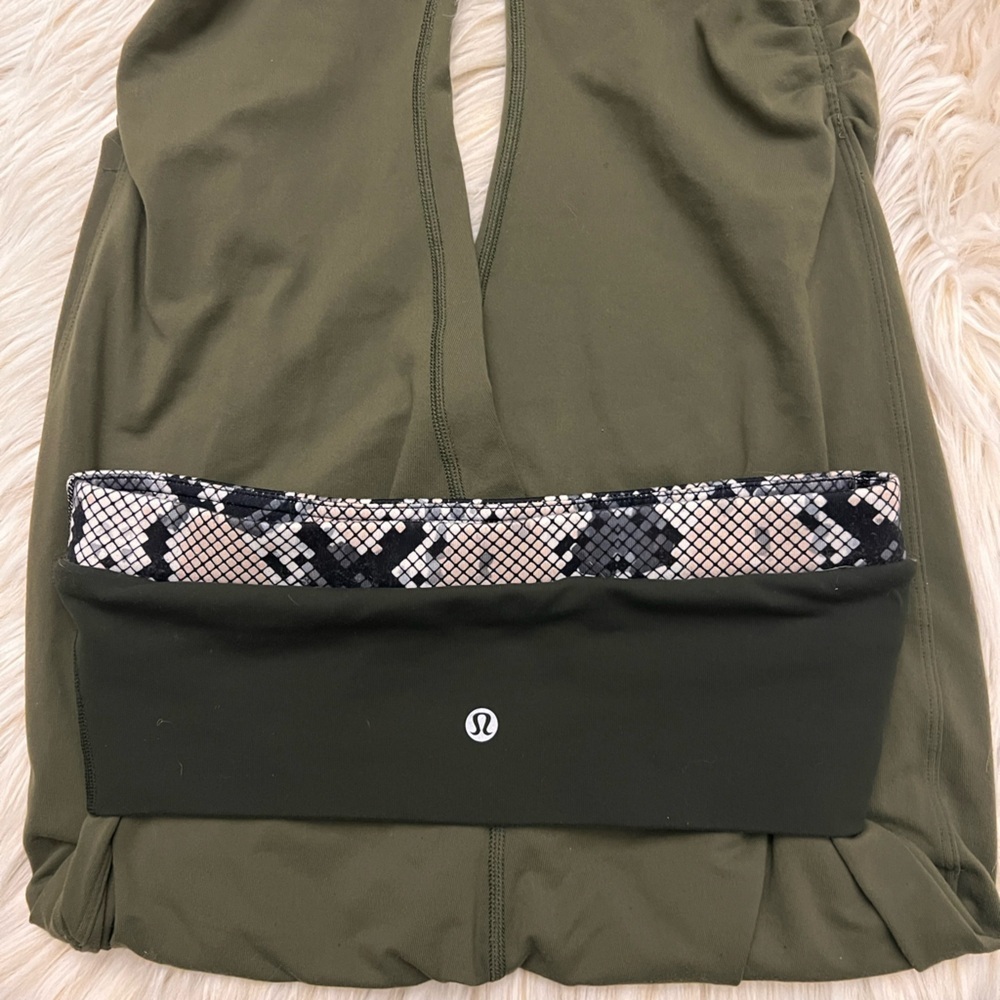 Lululemon Sunset Salutation Crop – Size 6, Black, 22” Inseam - Picture 9 of 11